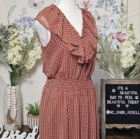 MAX STUDIO | TIRED RUFFLE SLEEVLESS DRESS - Picture 12 of 16